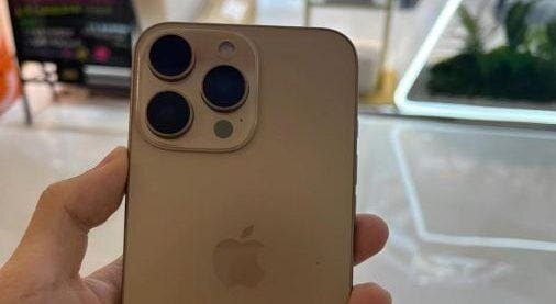 iPhone 16 Pro: первые снимки в цвете «золотой титан» 3 photo 2024 09 02 18.57.45 e1725299853496