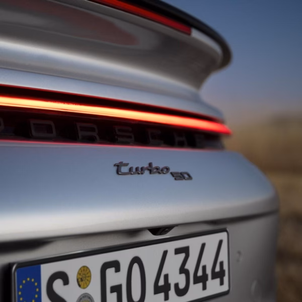 porsche 911 carrera 100939351 h