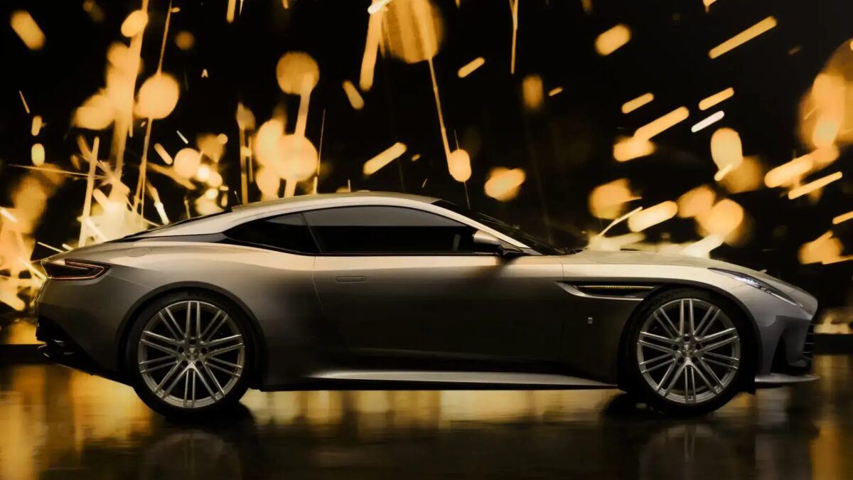 Aston Martin выпустил DB12 Goldfinger Edition в честь 60-летия фильма «Голдфингер» 14 2024 aston martin db12 goldfinger edition 100945169 h