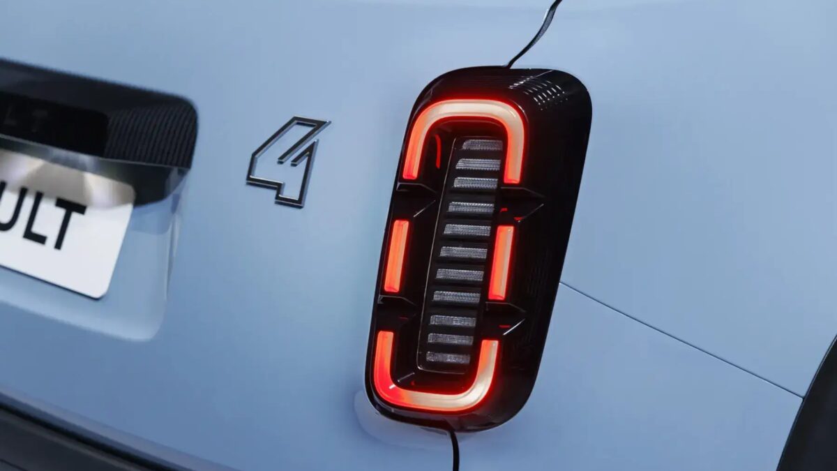 Современный Renault 4 E-Tech дебютировал на Парижском автосалоне 2024 года 11 2025 renault 4 e tech 100945753 h