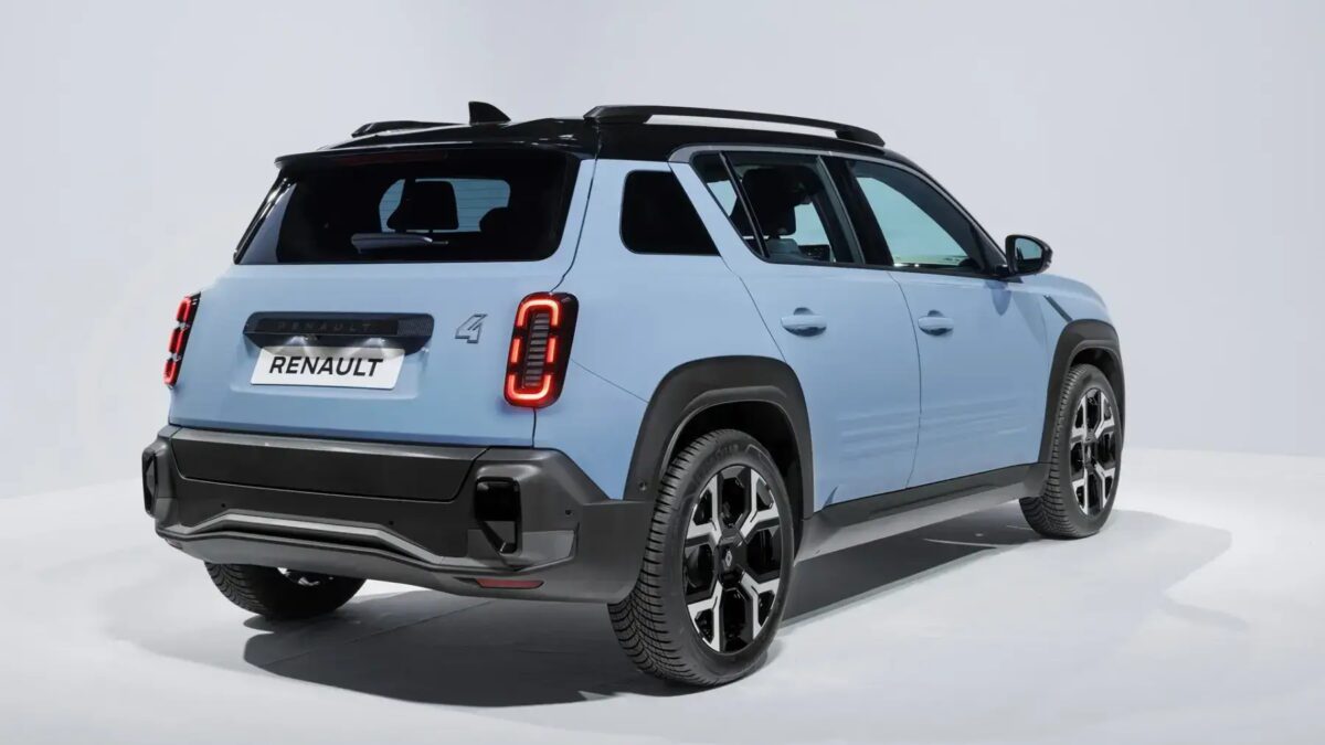 Современный Renault 4 E-Tech дебютировал на Парижском автосалоне 2024 года 17 2025 renault 4 e tech 100945754 h