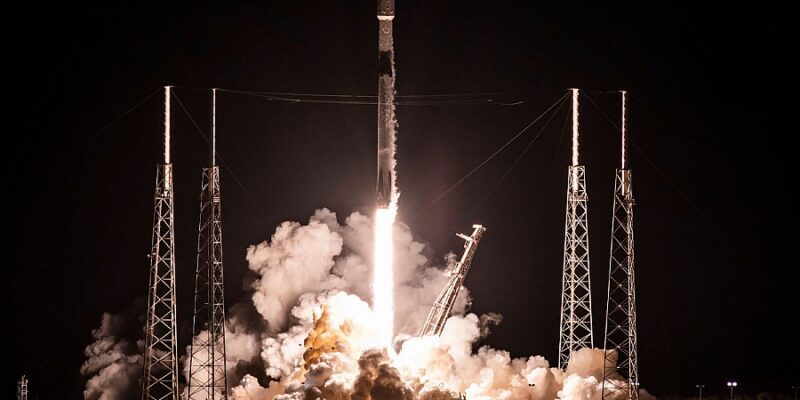 SpaceX вывел на орбиту новую группу спутников Eutelsat OneWeb (35594)