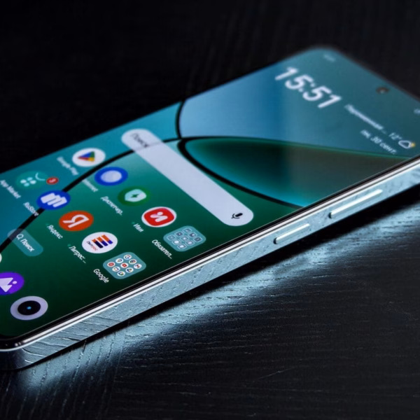 Обзор realme 12+: чистый изумруд, а не смартфон