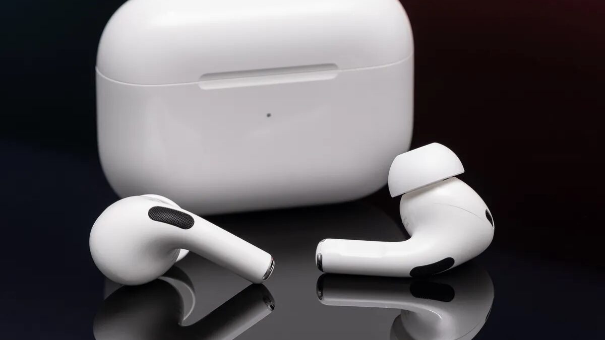 Беспроводные наушники Apple AirPods Pro с футляром