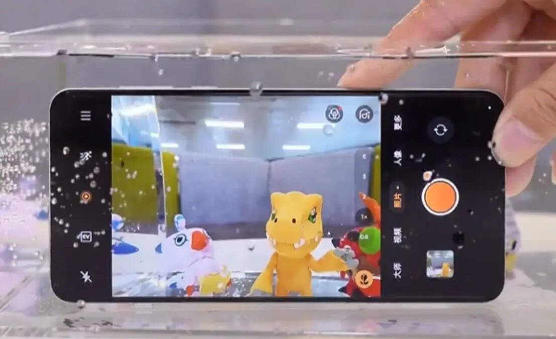 Oppo Find X8 Pro станет первым смартфоном с двойной перископической телекамерой 15 find x8 pro camera button underwater camera usage