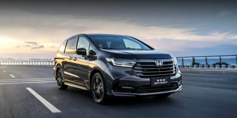 Honda Odyssey нового поколения выходит на российский рынок (foto 2)