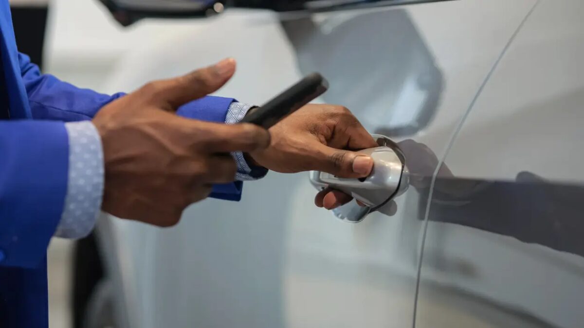 Apple расширяет функцию Car Key на трёх производителей: Polestar, Volvo и Audi 4 hero image 11