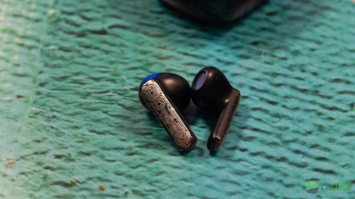 Добавка Infinix XBuds 3 GT в чёрном цвете