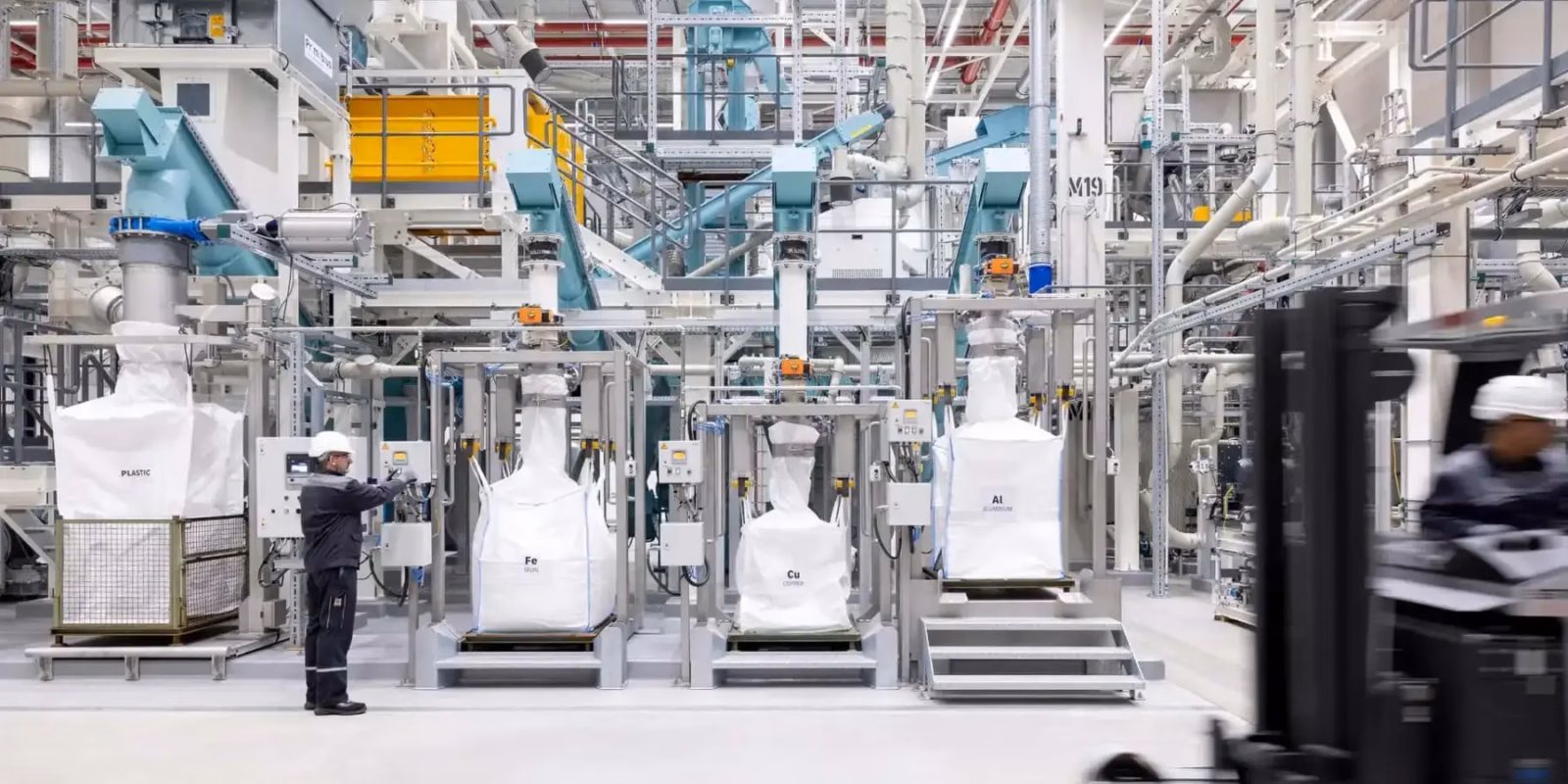 Mercedes-Benz выходит на рынок переработки аккумуляторов для электромобилей 1 mercedes benz german battery recycling plant