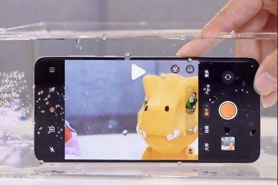 OPPO Find X8 получит кнопку управления камерой как у iPhone 16 5 oppo find x8 camera button video screenshot