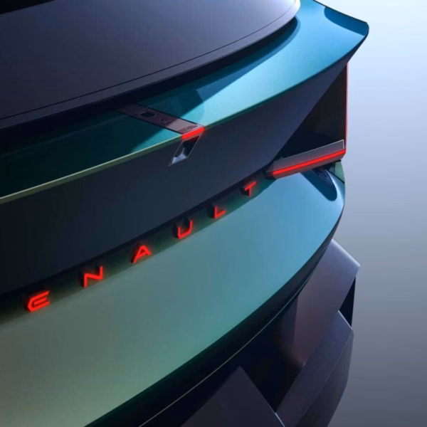 renault embleme 2024 2