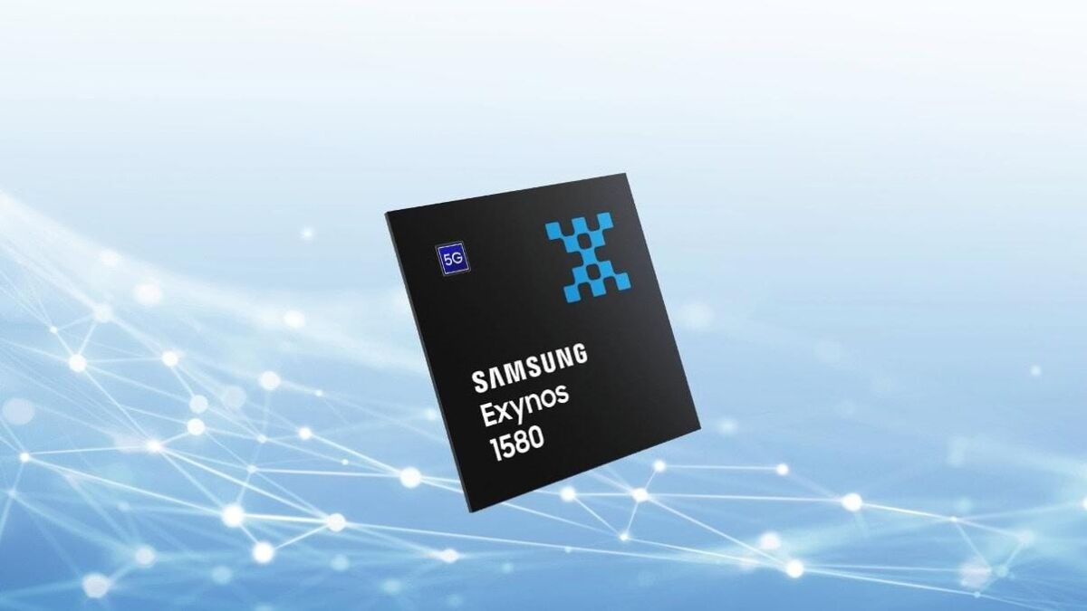 чип Exynos 1580 с логотипом 5G и названием Samsung