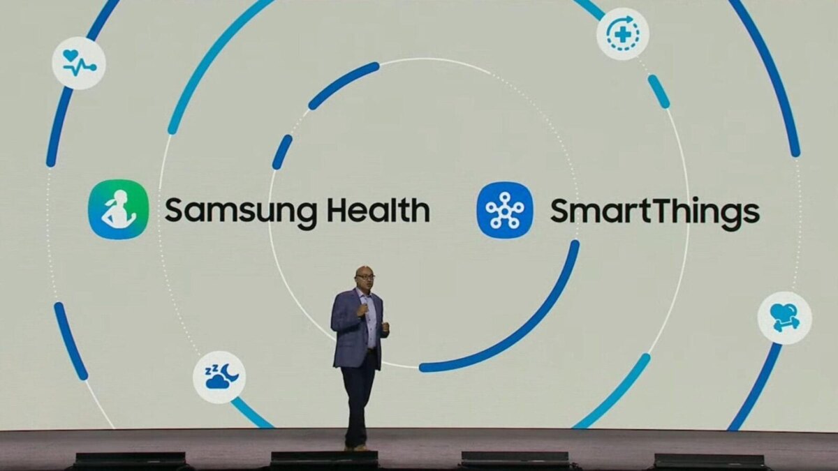 Презентация Samsung Health и SmartThings на конференции Samsung с демонстрацией функций и спикером