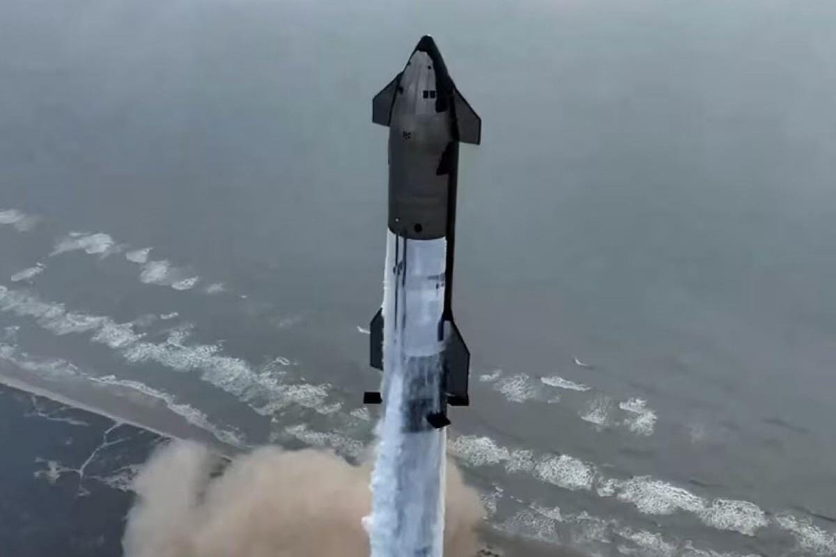 SpaceX представил впечатляющие кадры полета корабля Starship 4 scale 2400