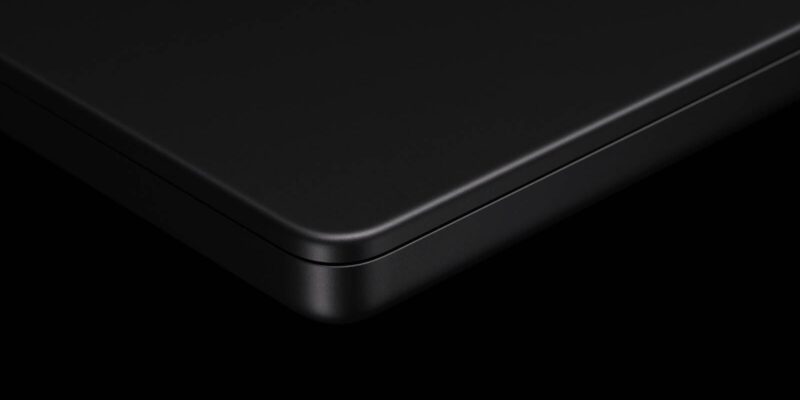 Apple, возможно, столкнулась с самой крупной утечкой со времён iPhone 4 (space black mbp)