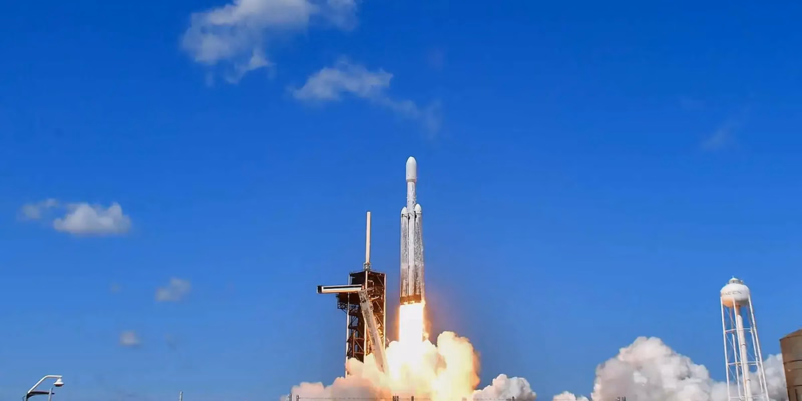 SpaceX ведёт переговоры с Европейским космическим агентством о борьбе с космическим мусором 1 spacex space junk europe inc 2177717591