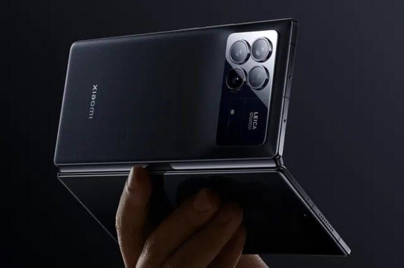 Складной смартфон Xiaomi с четырьмя камерами на задней панели