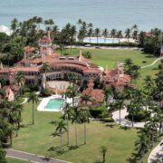 Дональд Трамп встретился с Марком Цукербергом в Mar-a-Lago (f326dbdeaabbaf6268e44665d6890b8c)