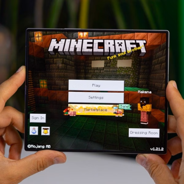 gaming on samsung galaxy z fold 6.webp