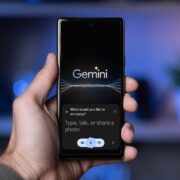 Gemini расширяет возможности без помощи Google Assistant с новым обновлением (gemini becomes less reliant on google assistant with its latest extension.webp)