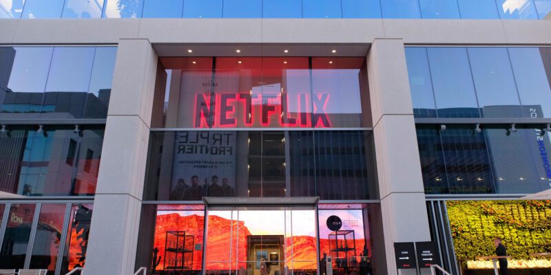 В офисах Netflix в Париже и Амстердаме прошли проверки по делу о налоговых махинациях (netflix 1)