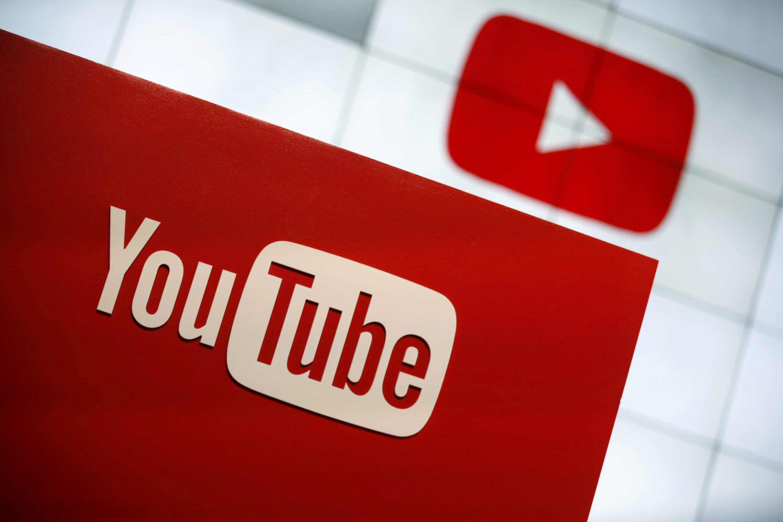 YouTube снова начал работать в России