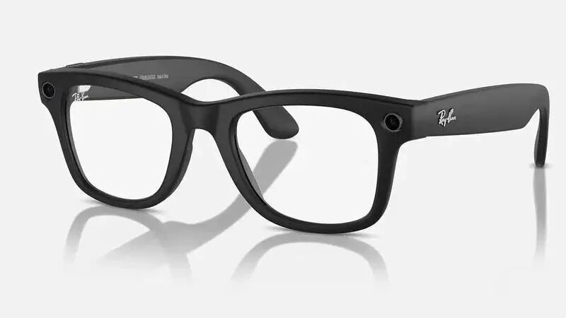 Чёрные очки Ray-Ban с толстыми рамками и логотипом сбоку, стилизованные под ИИ-наработки Xiaomi