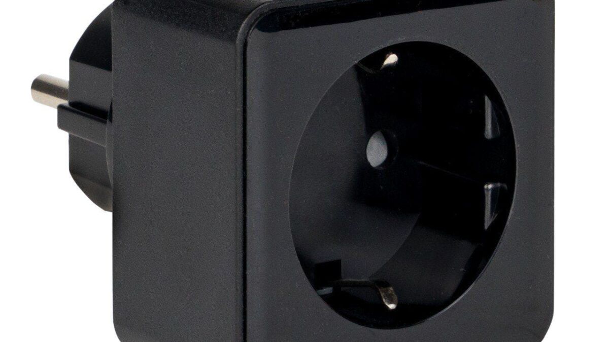 Электрическая розетка с выключателем и встроенным USB портом