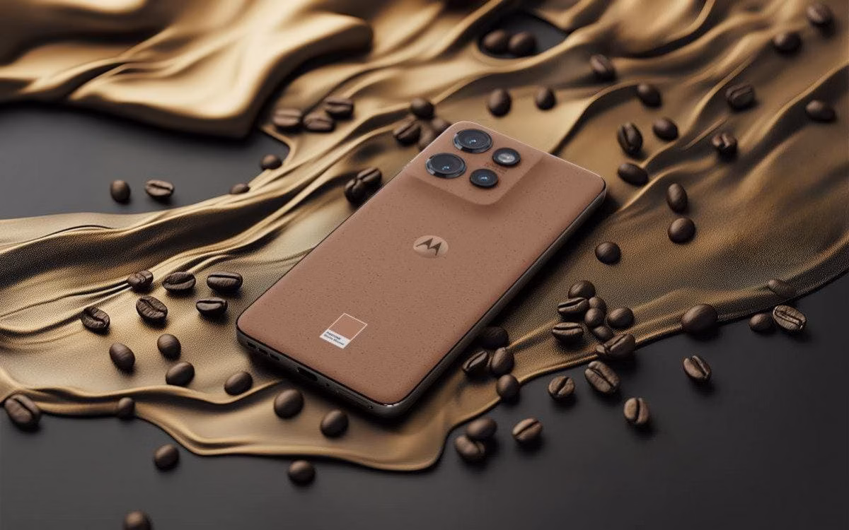 Motorola представляет Edge 50 Neo и Razr 50 Ultra в новом цвете Mocha Mousse 3 Motorola