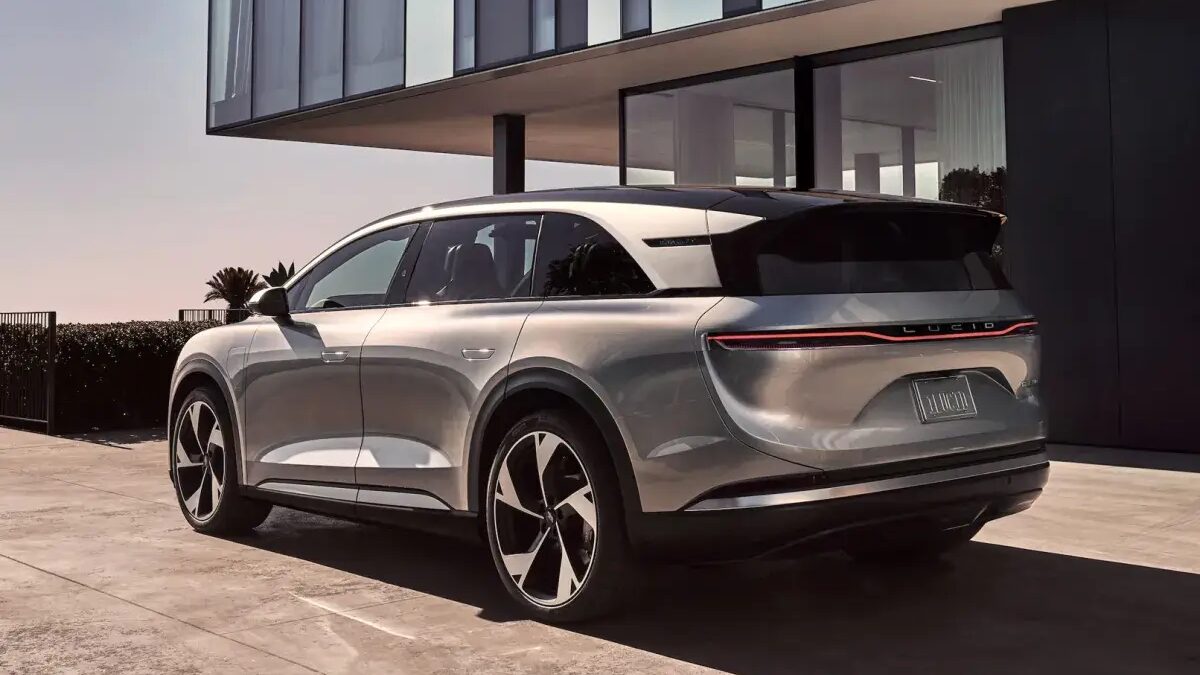 Lucid Motors Gravity: первый внедорожник компании сошел с конвейера 3 Lucid Motors Gravity: the company's first SUV rolled off the assembly line