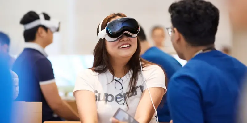 Apple начнёт продажи Vision Pro на Тайване в декабре (vision pro apple store.jpg)