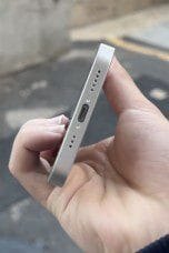 iPhone SE 4 получит экран с чёлкой 9 4 2