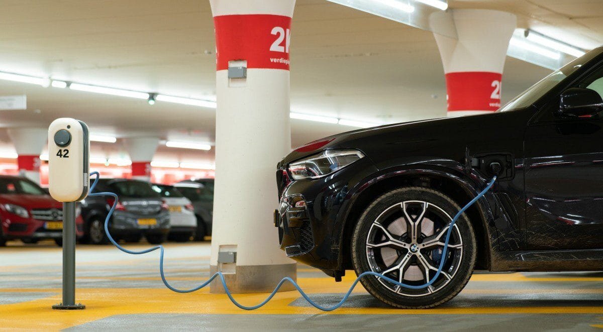 Прогноз: продажи электромобилей в 2025 году вырастут на 30% 5 arenaev 003