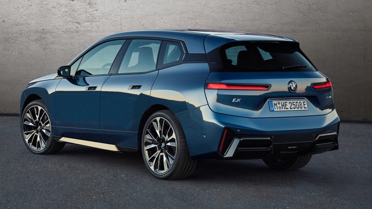 BMW iX
