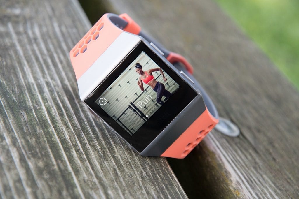 Fitbit оштрафован на $12,25 млн за часы Ionic, причинившие ожоги пользователям 2 fitbit ionic running start sports