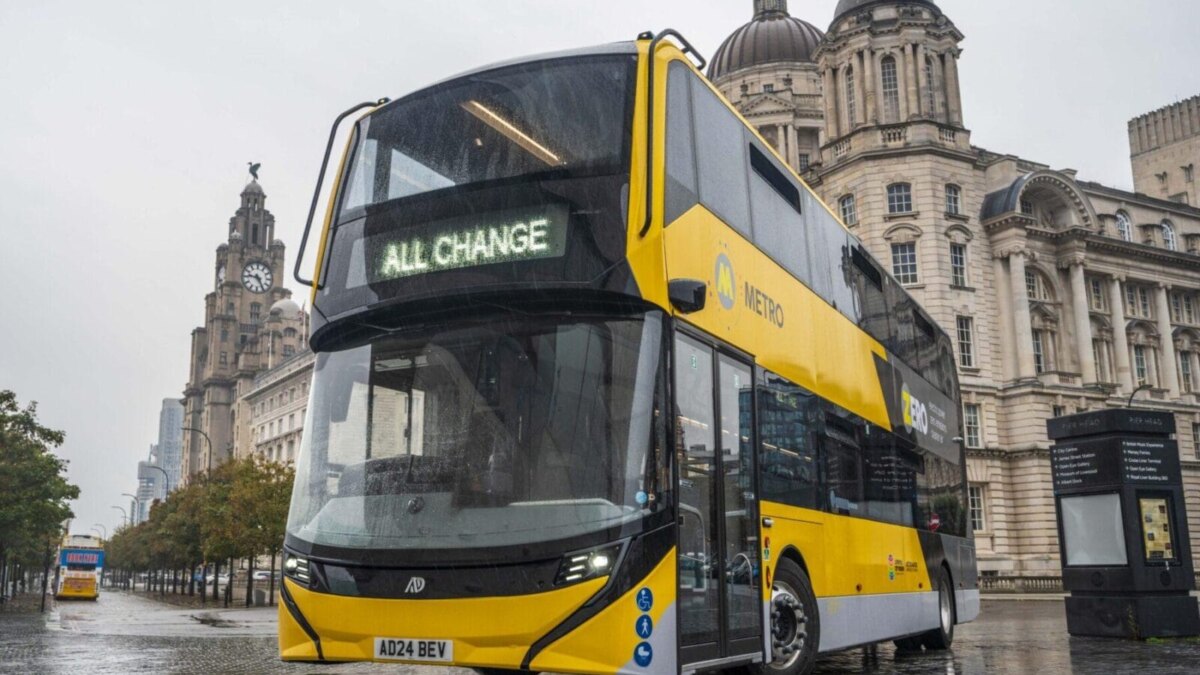 Go-Ahead и Volvo запускают экологичный транспорт 3 alexander dennis enviro400ev for liverpool city region scaled 1