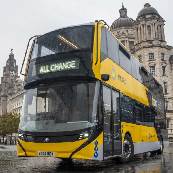 Go-Ahead и Volvo запускают экологичный транспорт (alexander dennis enviro400ev for liverpool city region scaled 1)