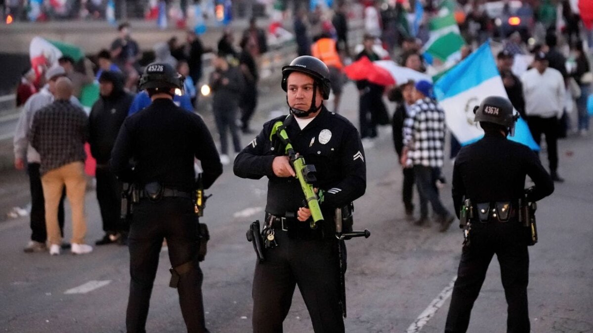 Деятельность DOGE Илона Маска вызвали протесты по всей Америке 5 ap california protests immigration 022025