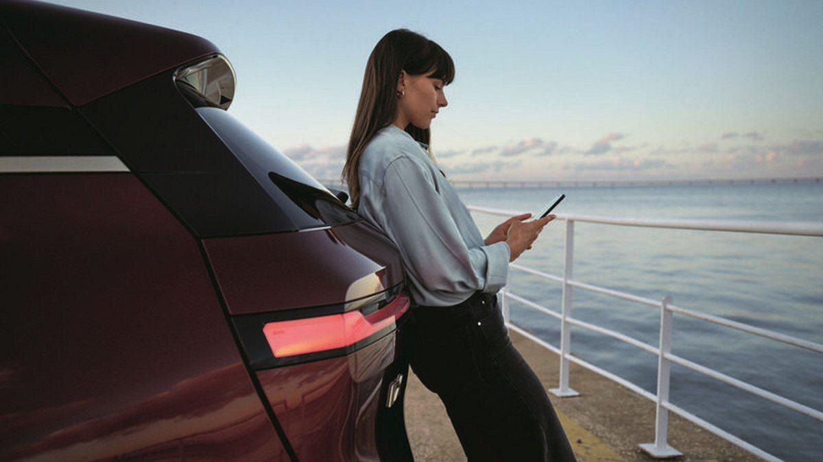 Motorola Razr+ и Edge 50 Ultra стали цифровыми ключами для BMW 5 arenaev 001 4