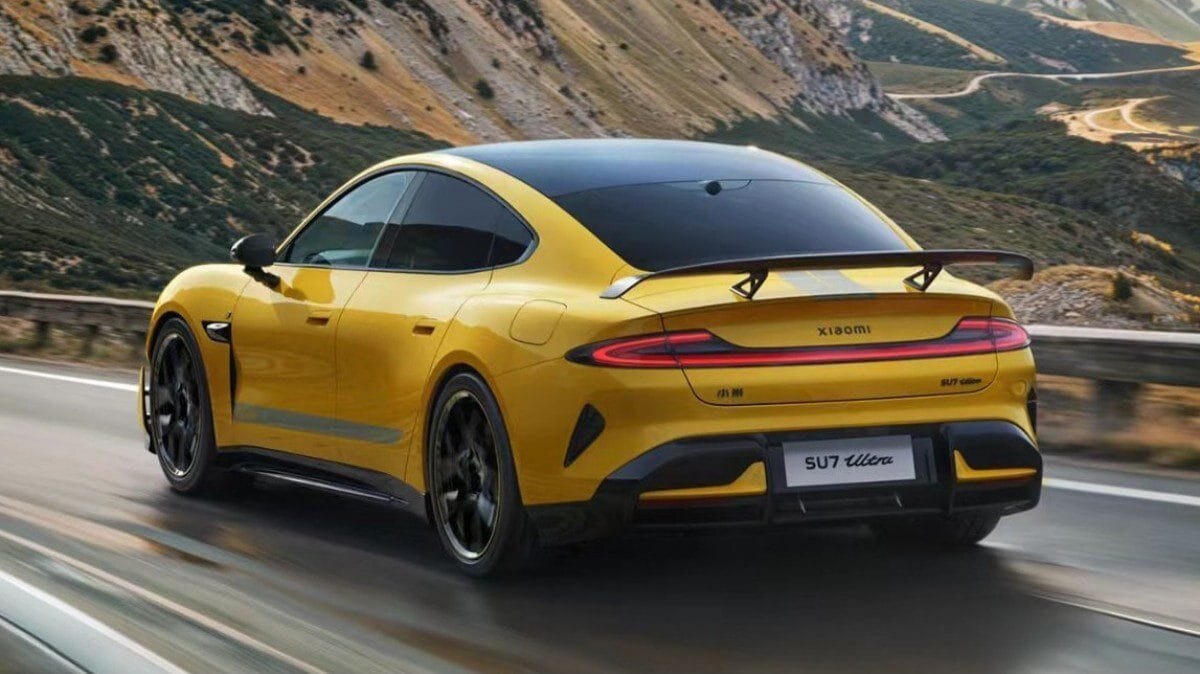 Разобранный электромотор Lucid Motors с деталями