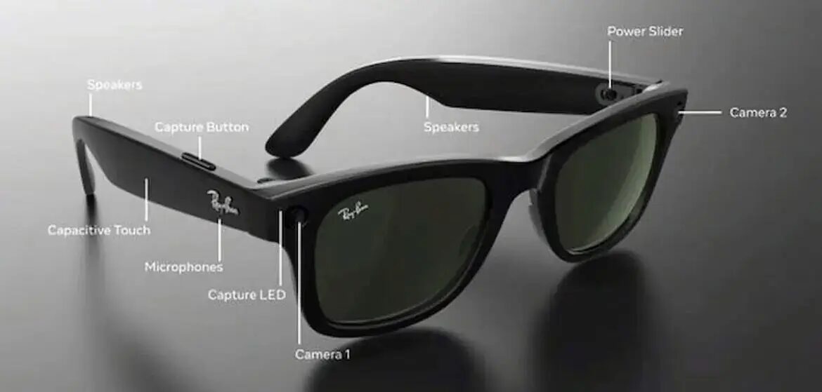 Изображение Илона Маска на конференции с задумчивым выражением лица