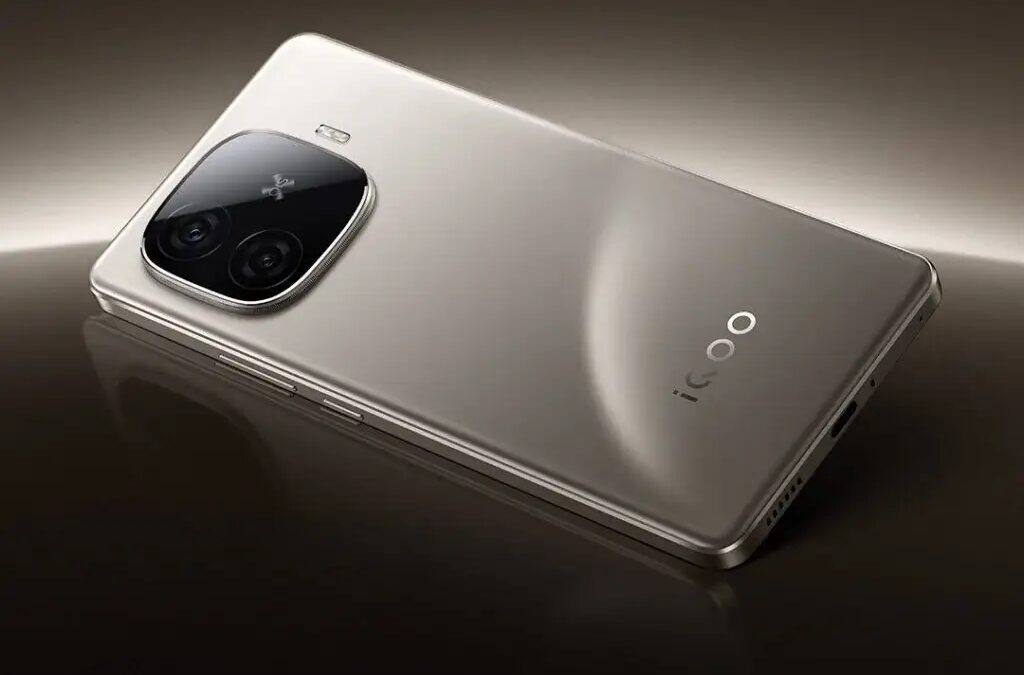 iQOO Neo 10 выйдет в двух цветах — Inferno Red и Titanium Chrome 3 iQOO Neo 10