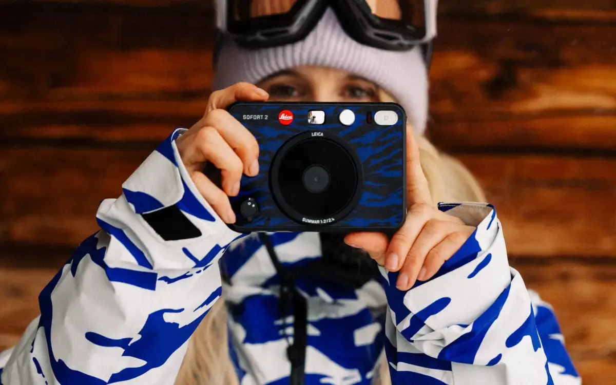 Leica Sofort 2 Burton Special Edition
