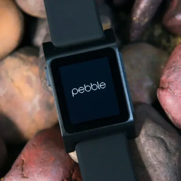 Возвращение Pebble: купили бы вы новый умный часы от культового бренда? (pebble is back from the deal.jpg)