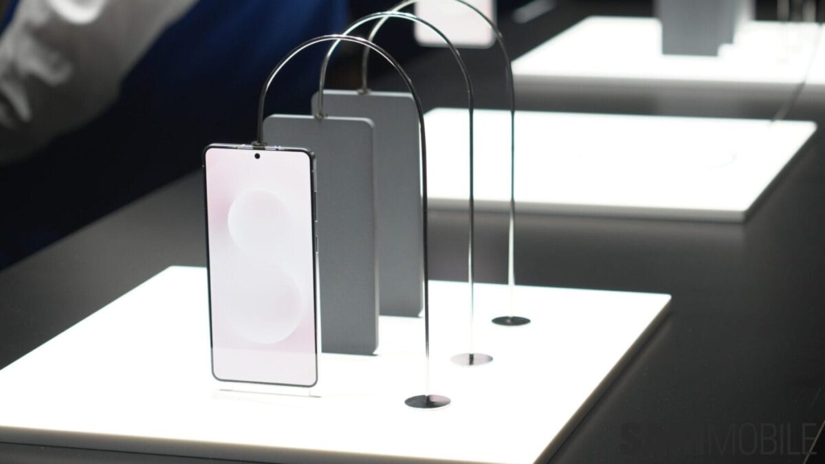 Samsung снова стала №1 на рынке чипов, обогнав конкурентов по выручке 3 samsung galaxy s25 edge screen