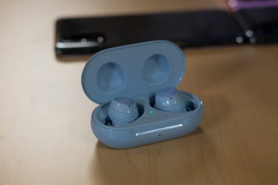 Samsung хочет отказаться от Bluetooth в наушниках Galaxy Buds 3 vy