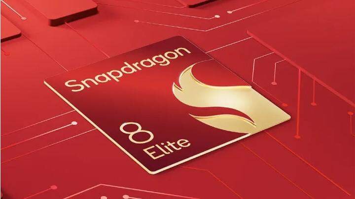Карта Snapdragon 8 Elite процессор с золотым логотипом и фоном микросхем