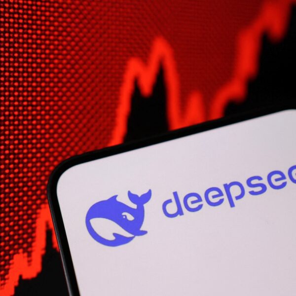 DeepSeek заявил о невероятной прибыльности своих ИИ-моделей. Но так ли это на самом деле? (2025 01 27t211210z 2079962564 rc2lica438sw rtrmadp 3 deepseek markets)