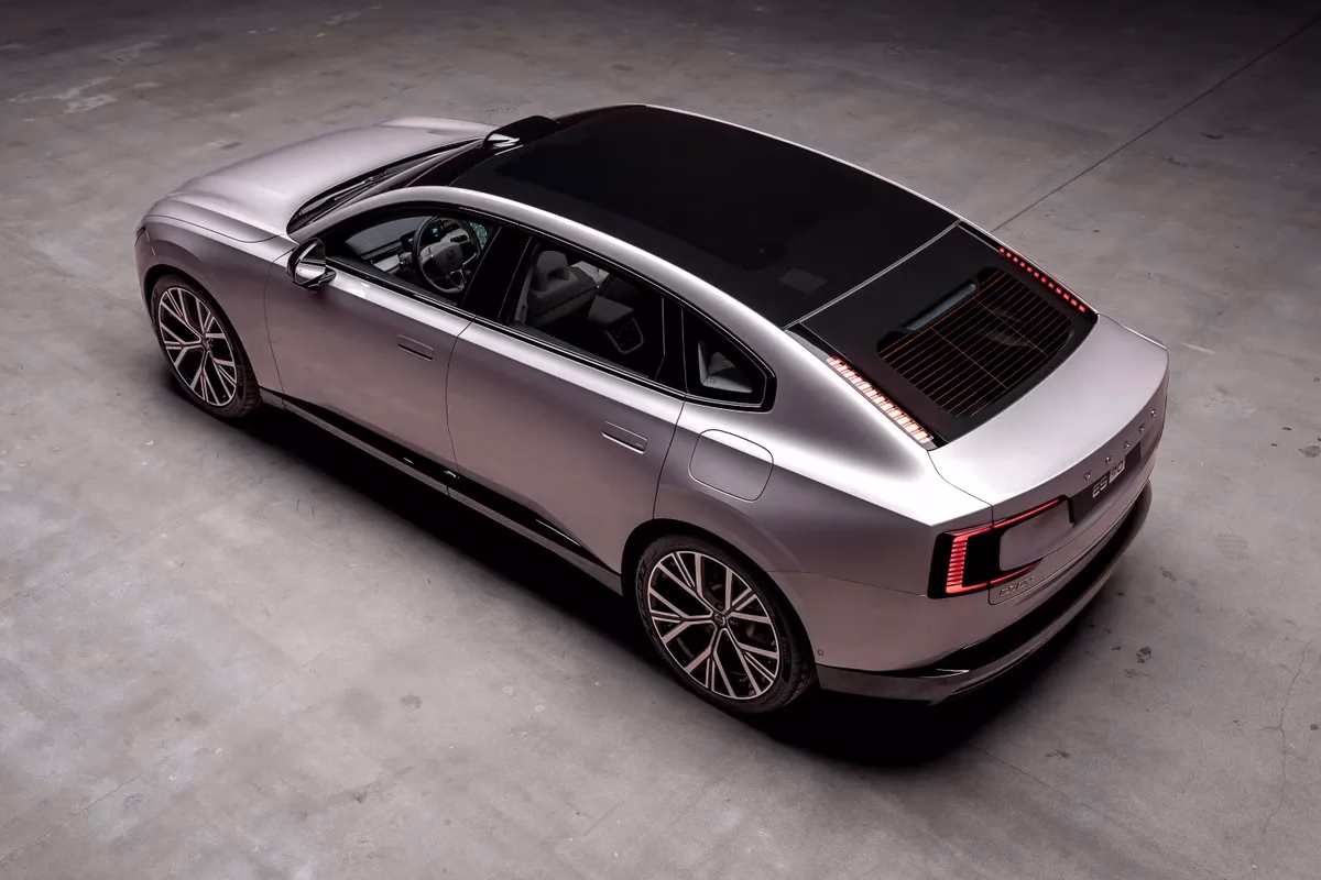 Volvo представила ES90 2026: электрический седан с амбициями кроссовера 21 342423 volvo es90 exterior.jpg