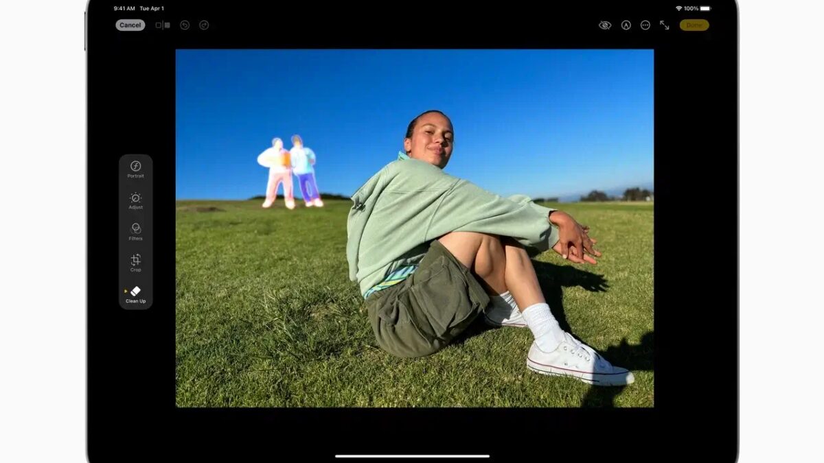 apple ipad air apple intelligence clean up tool 250304